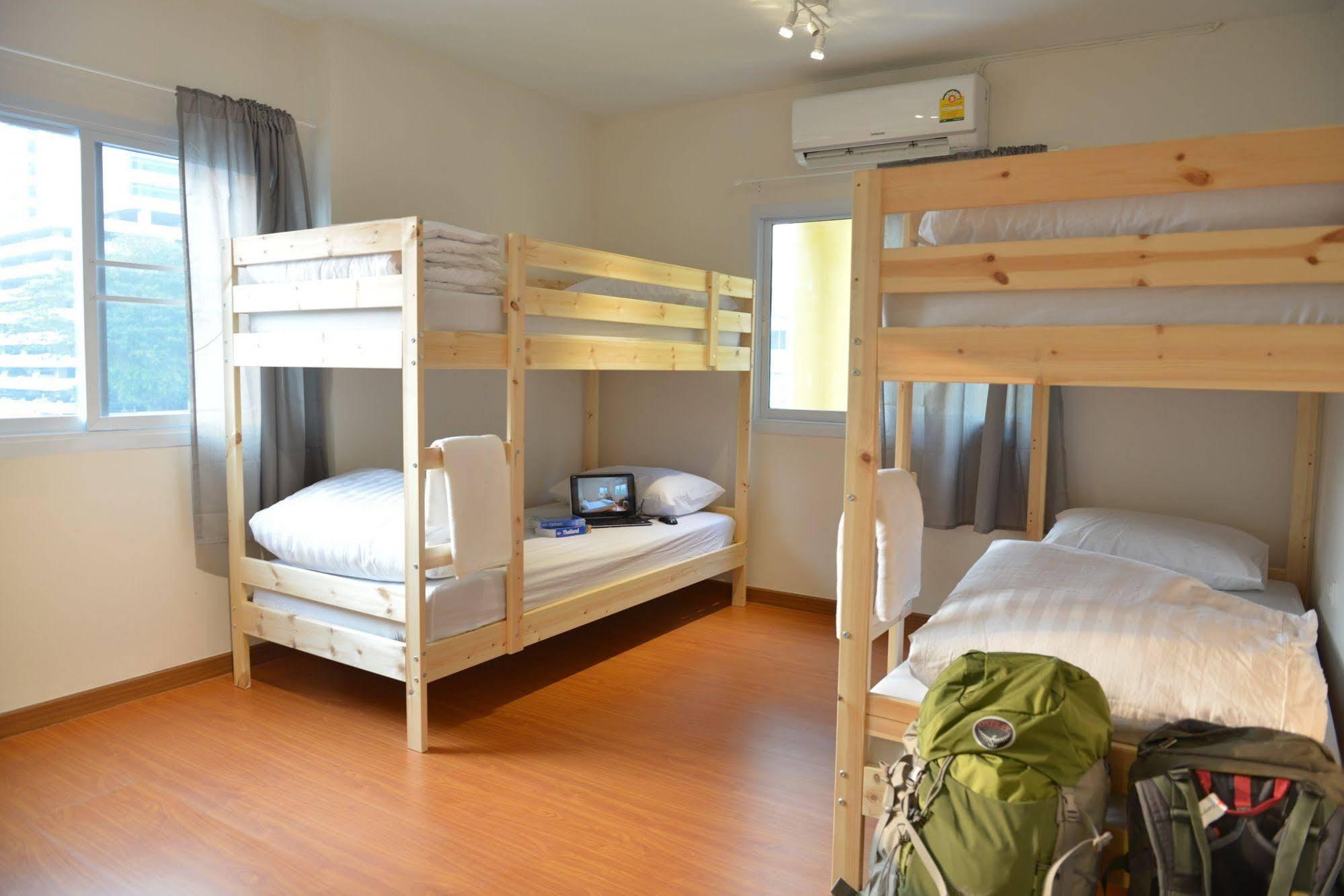 Panpan Hostel Bangkok Bagian luar foto