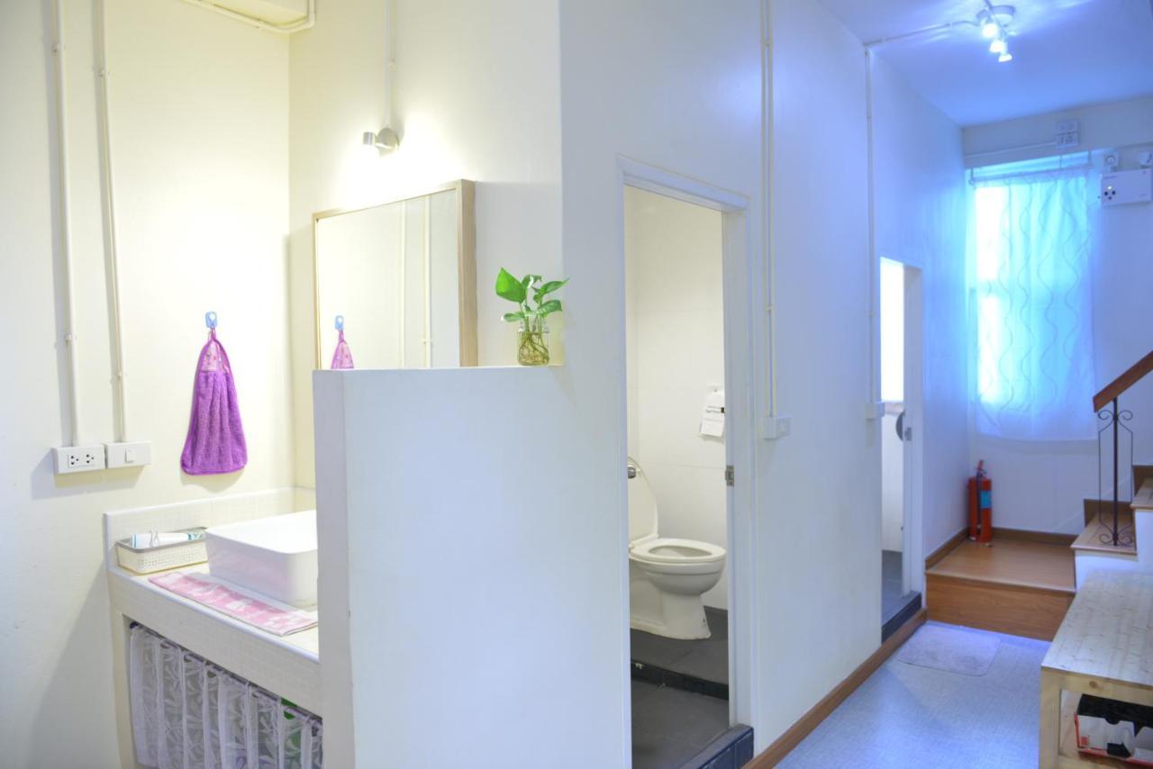 Panpan Hostel Bangkok Bagian luar foto