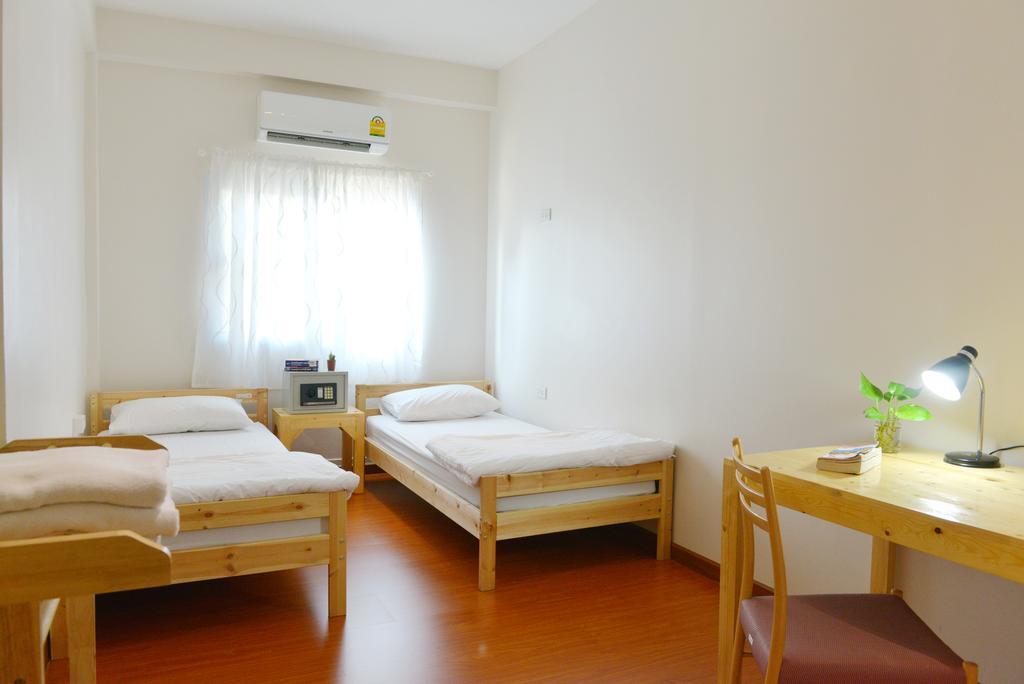 Panpan Hostel Bangkok Bagian luar foto
