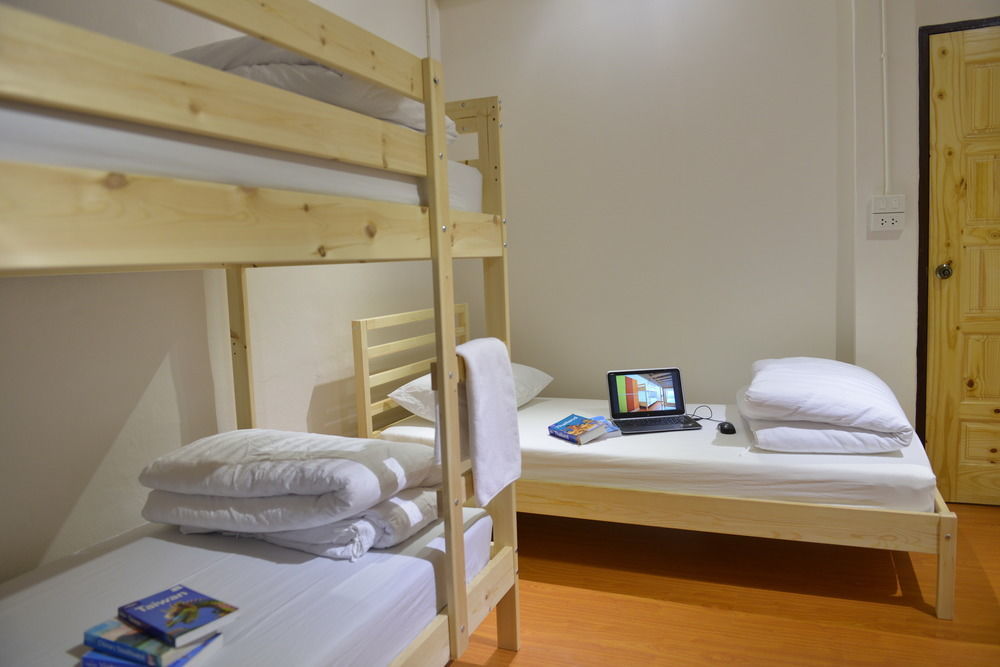 Panpan Hostel Bangkok Bagian luar foto