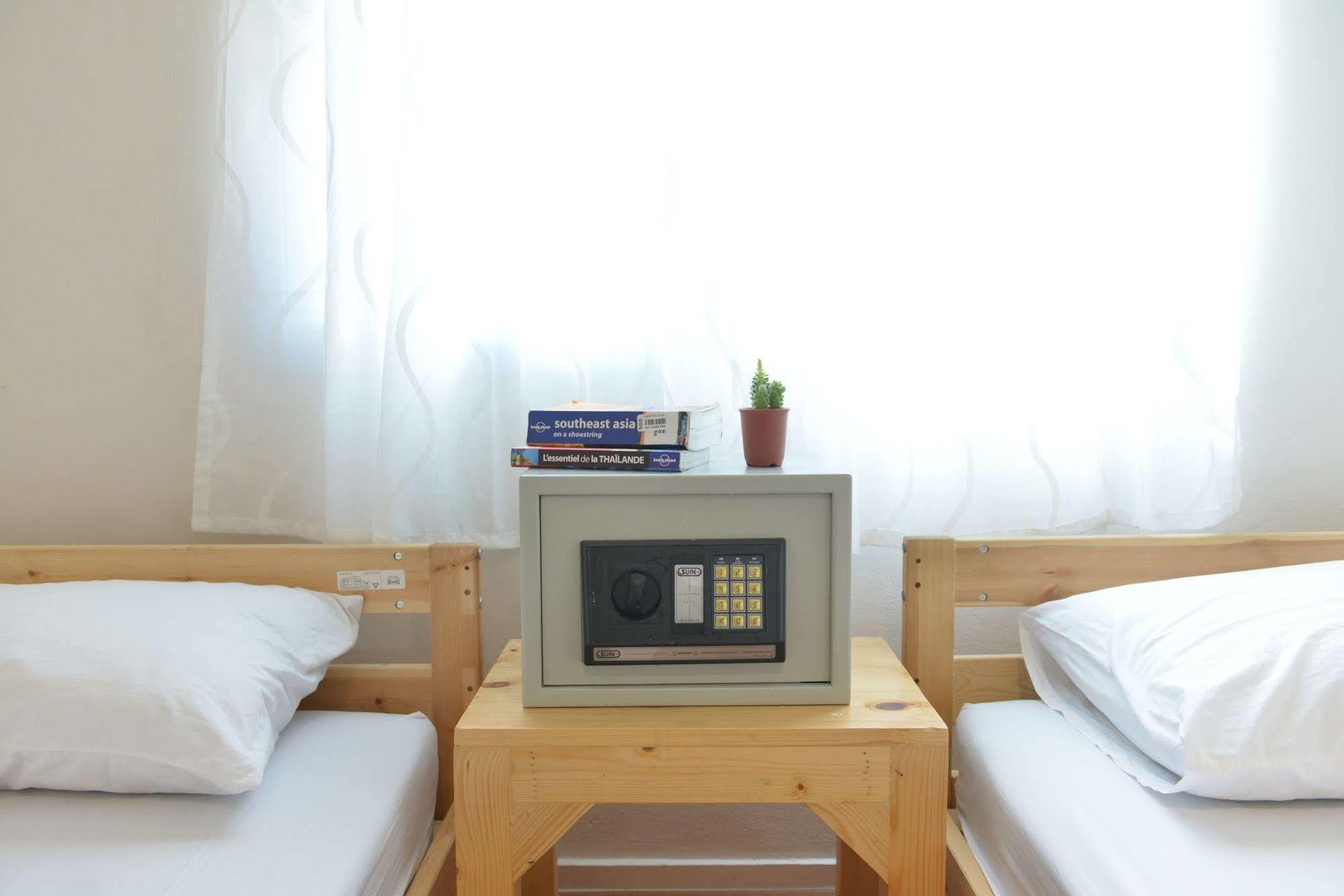 Panpan Hostel Bangkok Bagian luar foto
