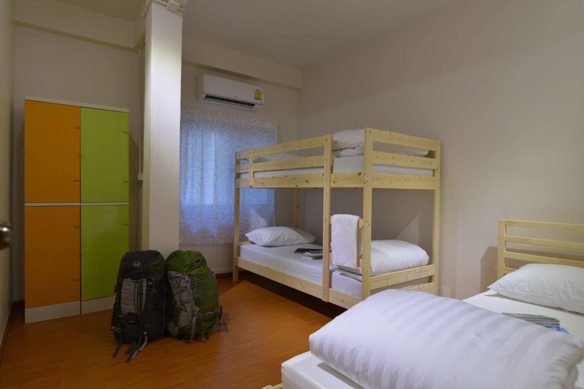 Panpan Hostel Bangkok Bagian luar foto