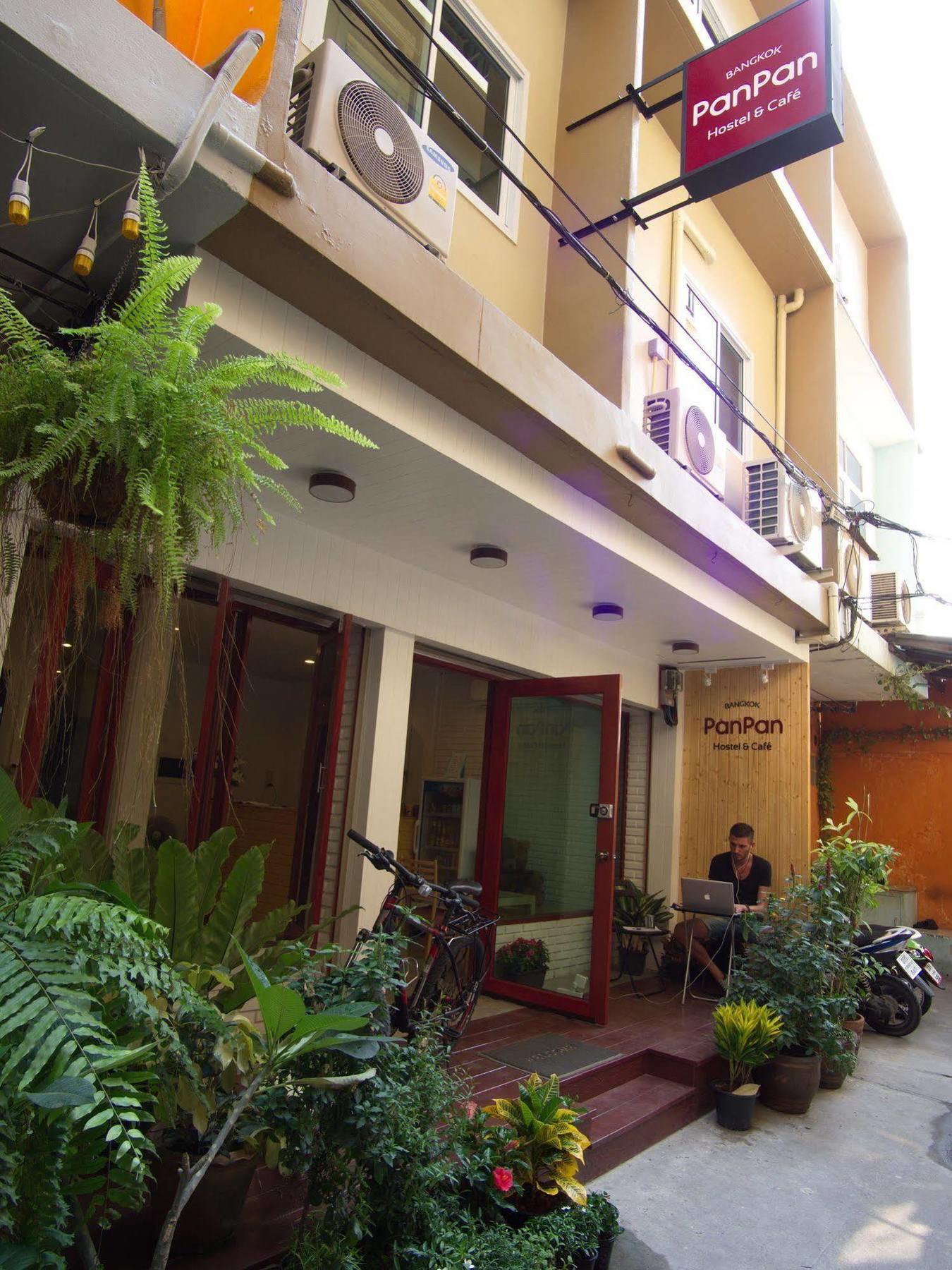 Panpan Hostel Bangkok Bagian luar foto