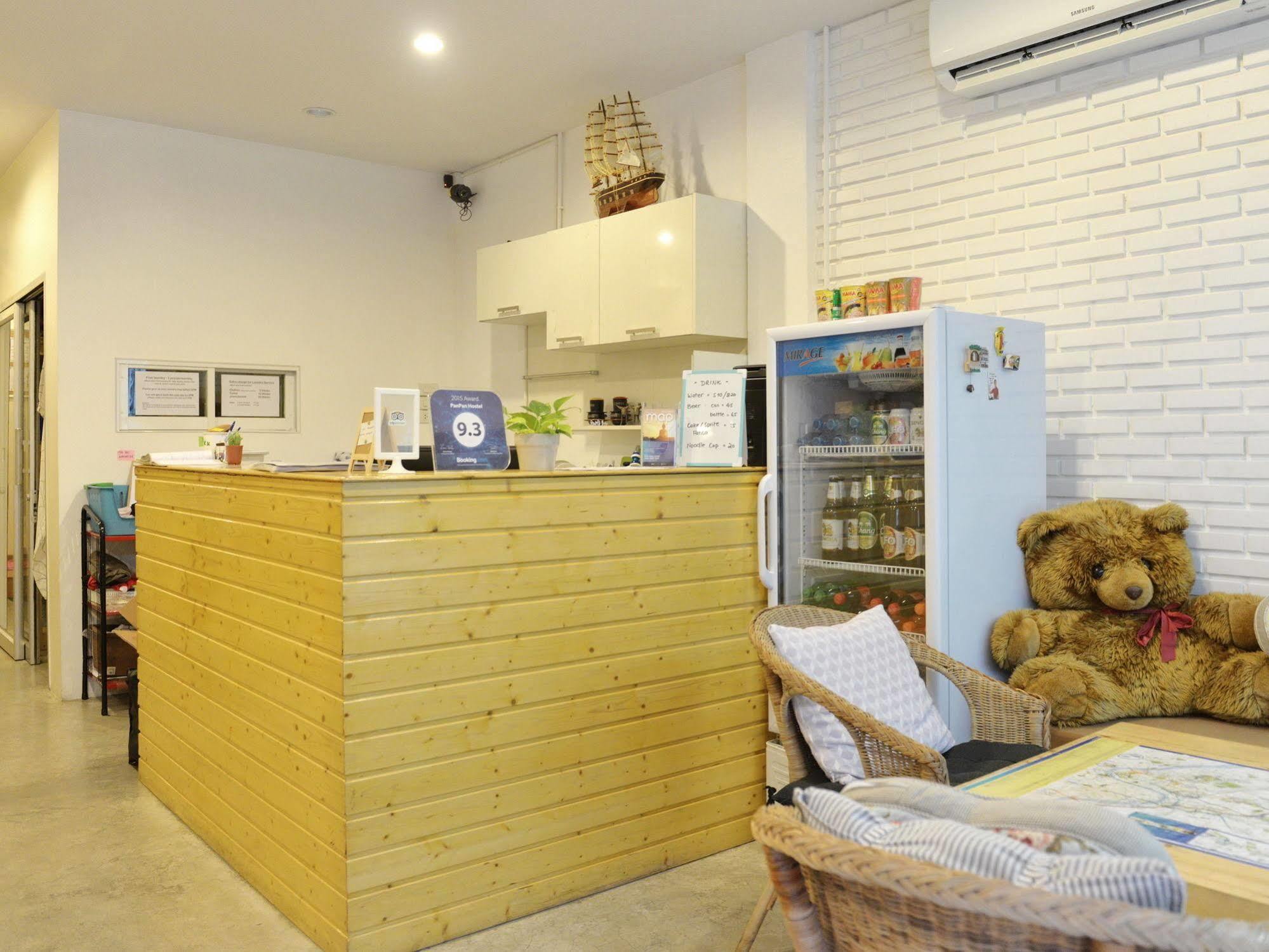 Panpan Hostel Bangkok Bagian luar foto