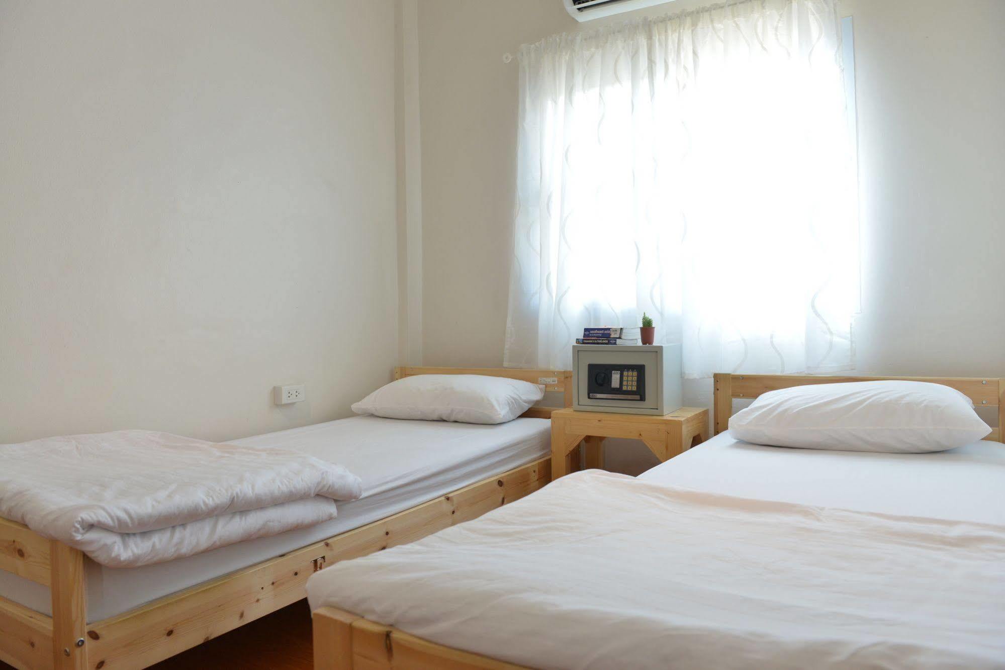 Panpan Hostel Bangkok Bagian luar foto