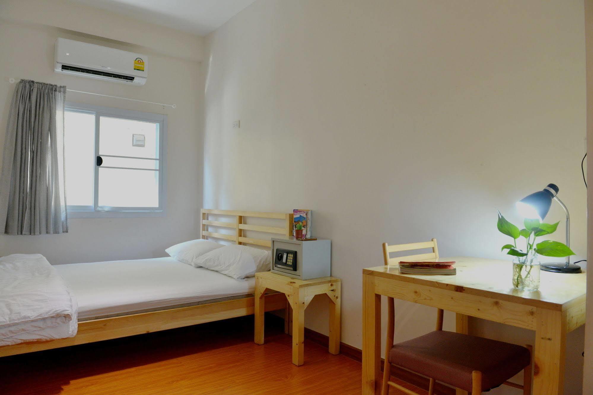 Panpan Hostel Bangkok Bagian luar foto