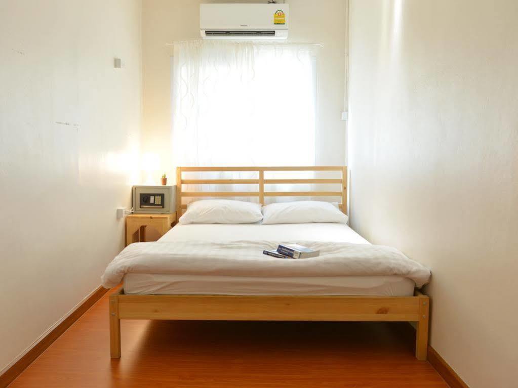 Panpan Hostel Bangkok Bagian luar foto